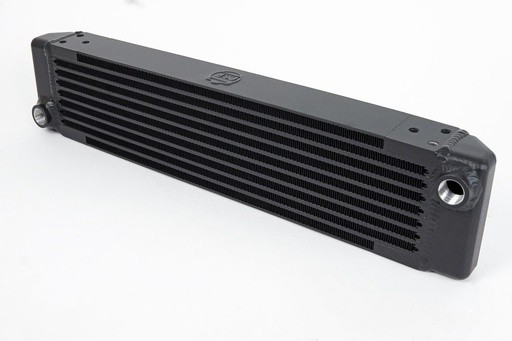[CSF-8202] CSF Radiators 8202: Universal Single-Pass Oil Cooler / RSR Porsche / M22 x 1.5 / 22L x 4.75H x 2.16W